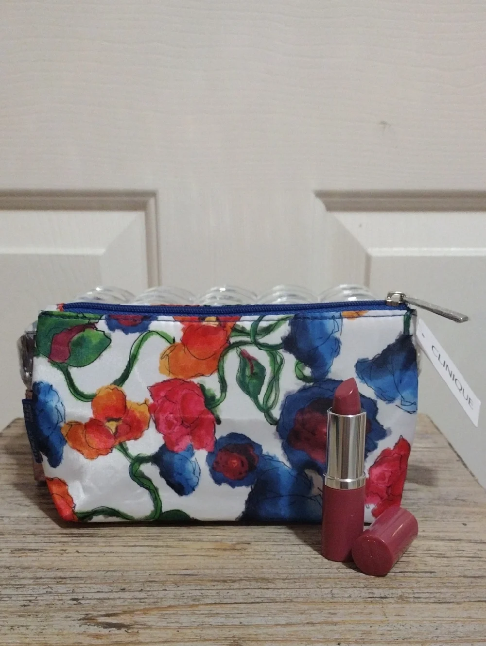 Clinique Multicolor Floral Cosmetic Pouch with Plum Lipstick (plum pop) 🆕